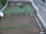 2011.12.2 半分完成の階段と野菜花壇
