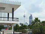マレーシアを代表する高さ421mのランドマークタワー「KLタワー」を望む